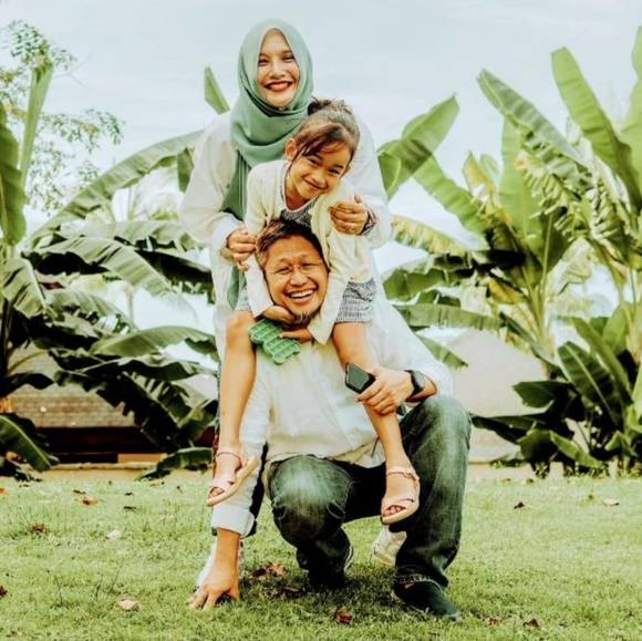 Meet your Posher, Rena - Picture 1 of 1